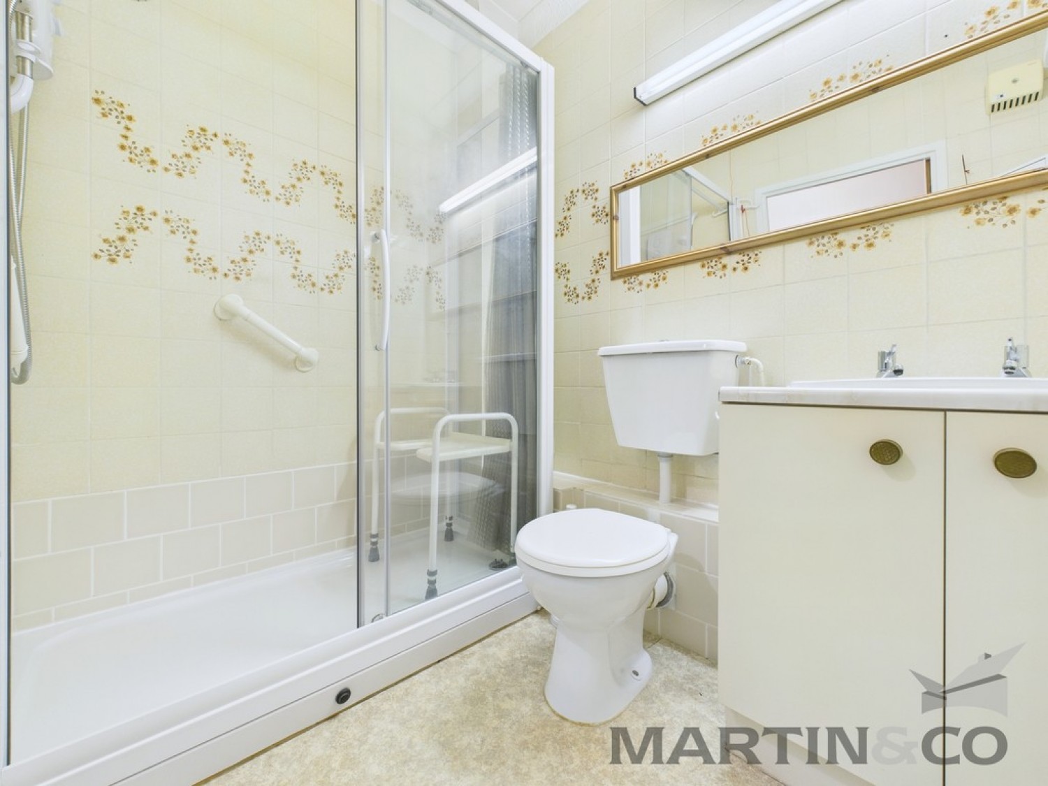 1 bedroom Flat in Homewater House, Hulbert Road