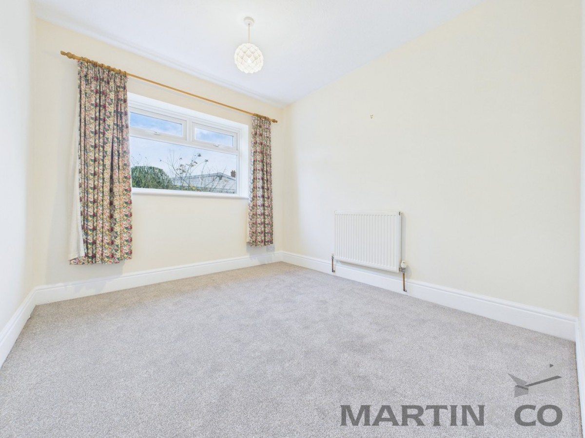 Marine Parade West, Lee-On-The-Solent