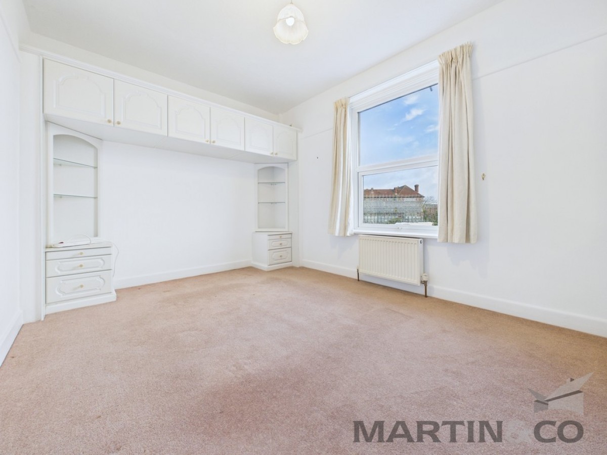 Marine Parade West, Lee-On-The-Solent