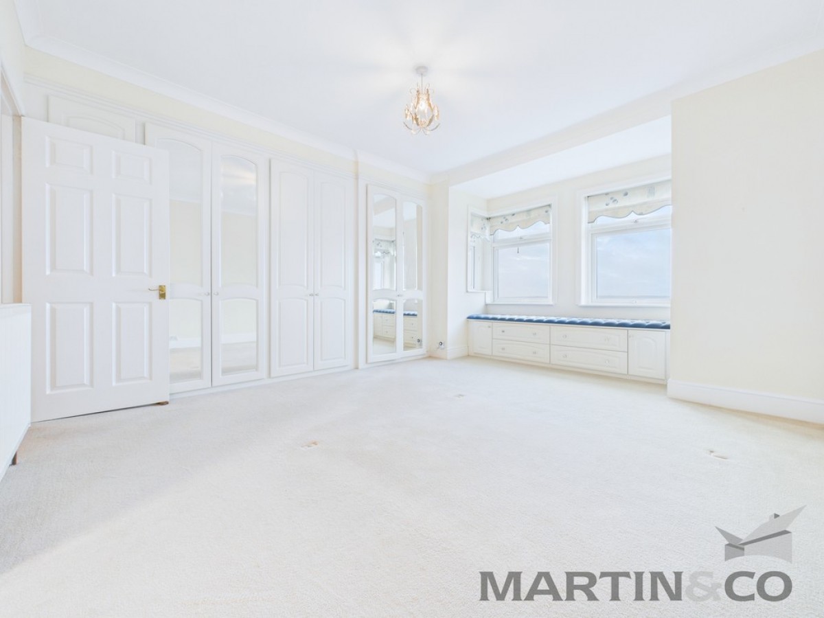 Marine Parade West, Lee-On-The-Solent