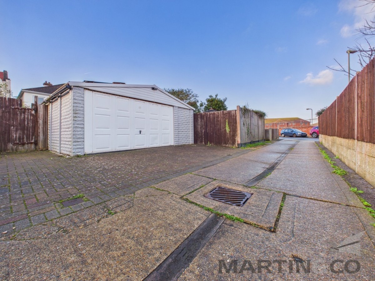 Marine Parade West, Lee-On-The-Solent