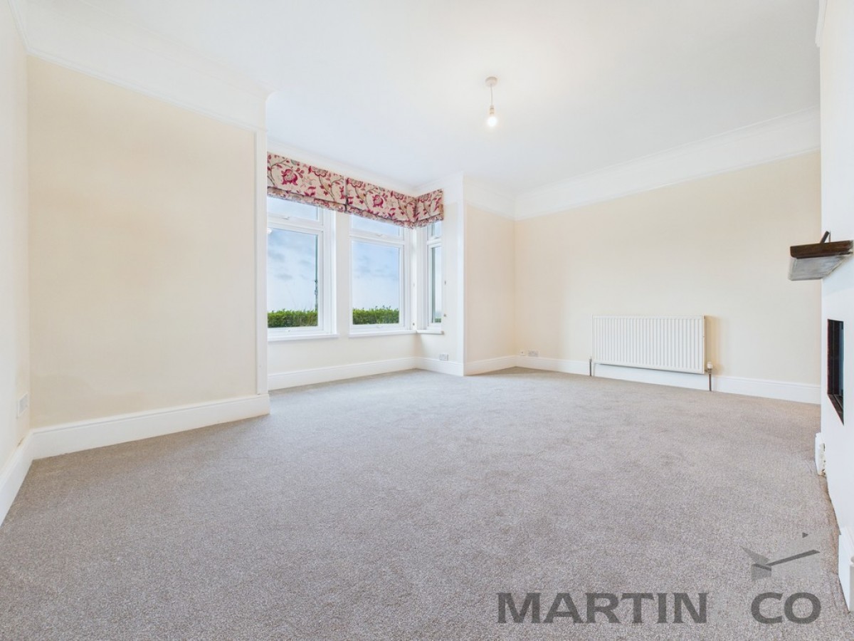 Marine Parade West, Lee-On-The-Solent