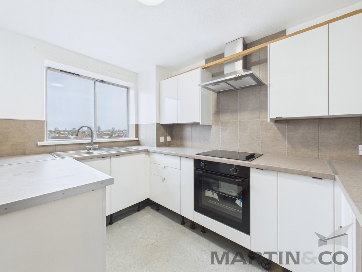 2 bedroom Flat in Everell Court, Clarendon Road, Southsea