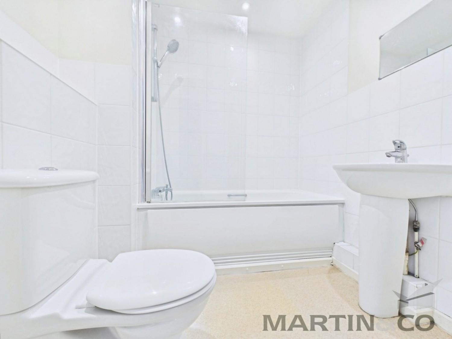 2 bedroom Flat for Sale St Georges Walk, Gosport