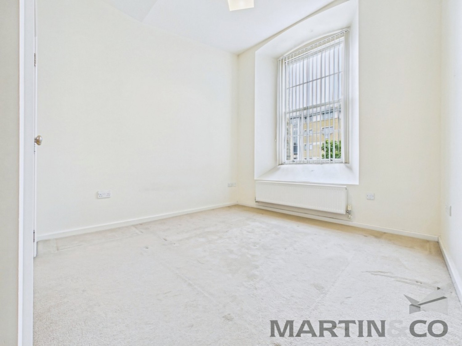 2 bedroom Flat for Sale St Georges Walk, Gosport