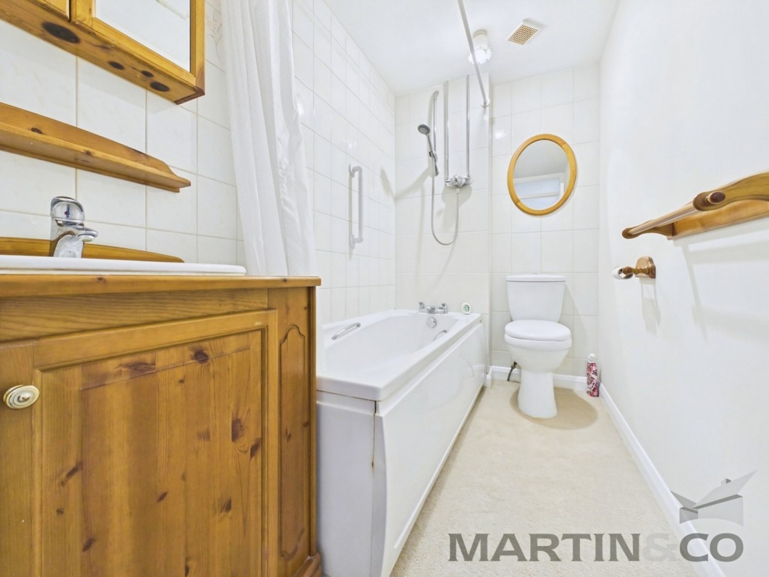 2 bedroom House for Sale Headley Close, Lee-On-The-Solent