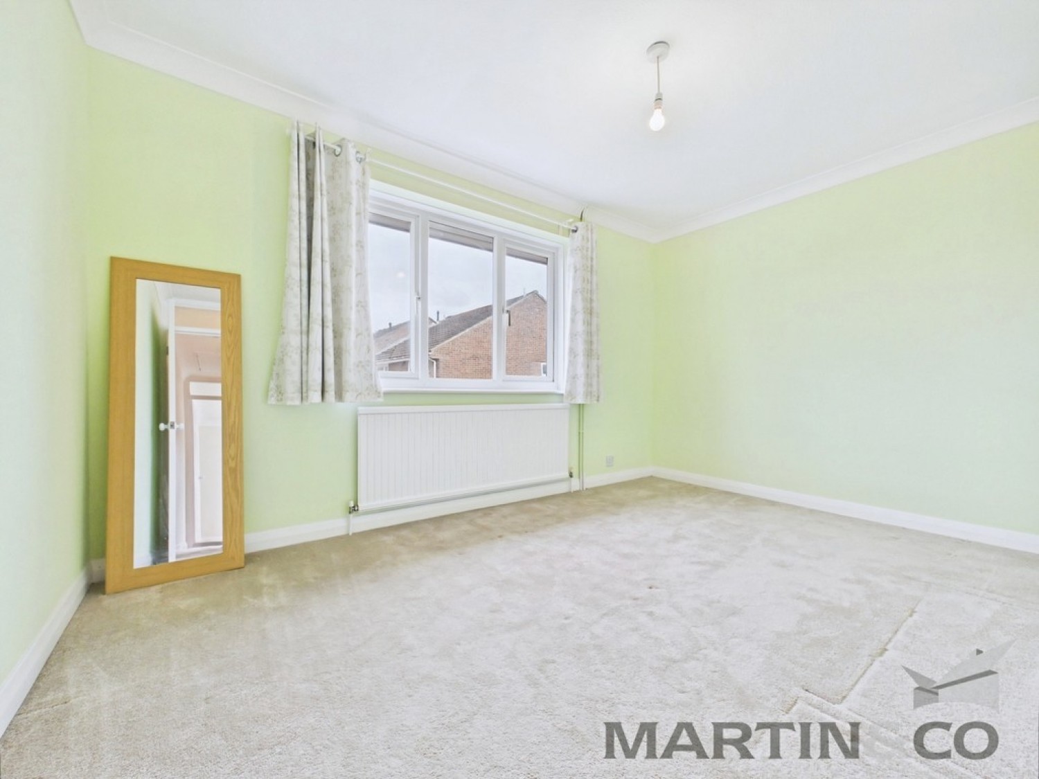 2 bedroom House for Sale Headley Close, Lee-On-The-Solent
