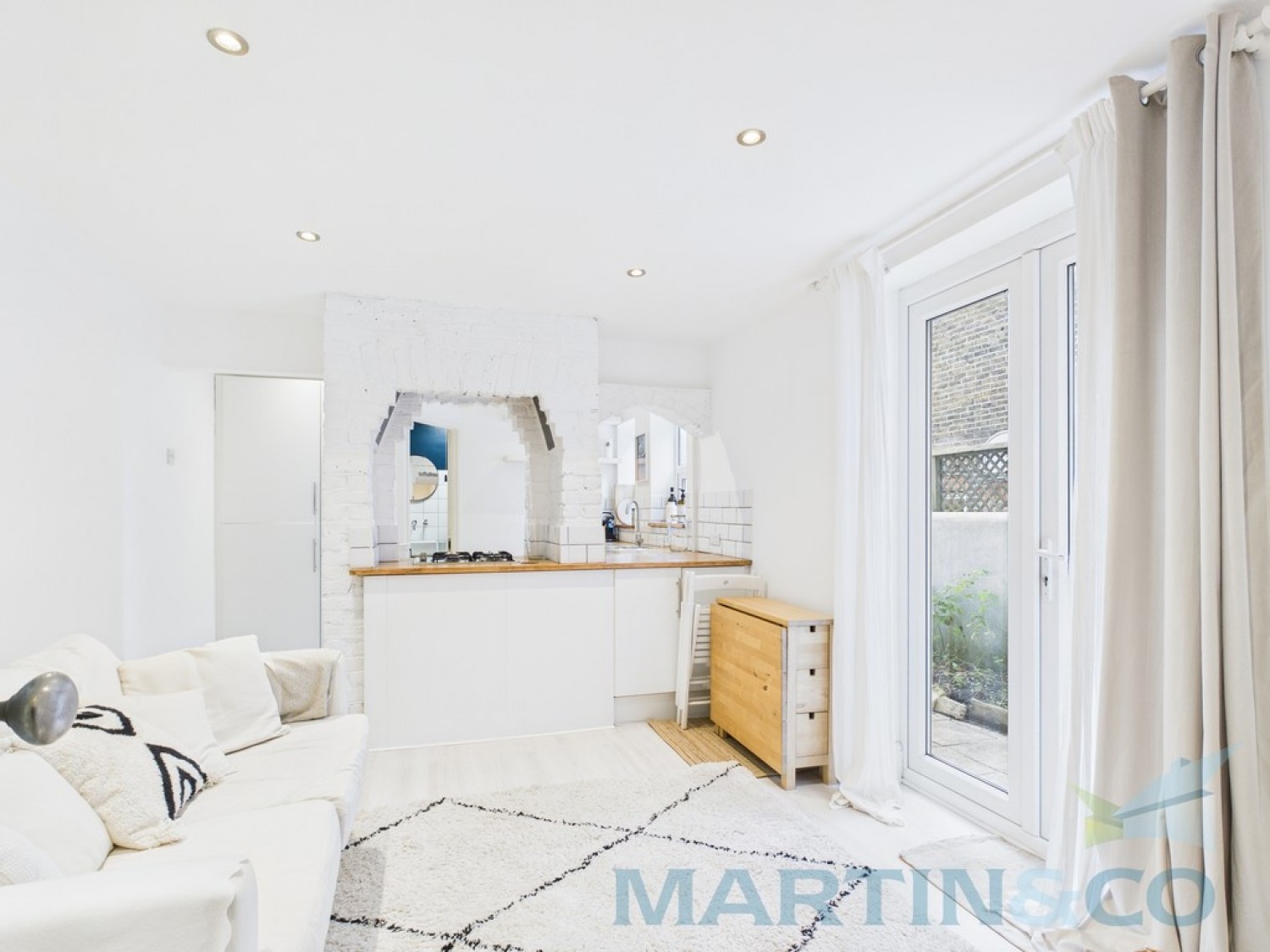 2 bedroom Flat for Sale Ditchling Road, Brighton