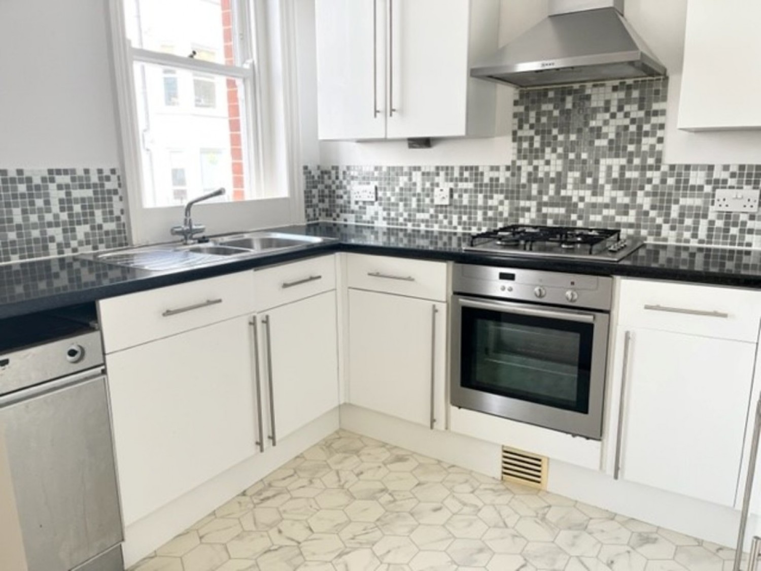 2 bedroom Flat for Letting Burlington Street, Brighton