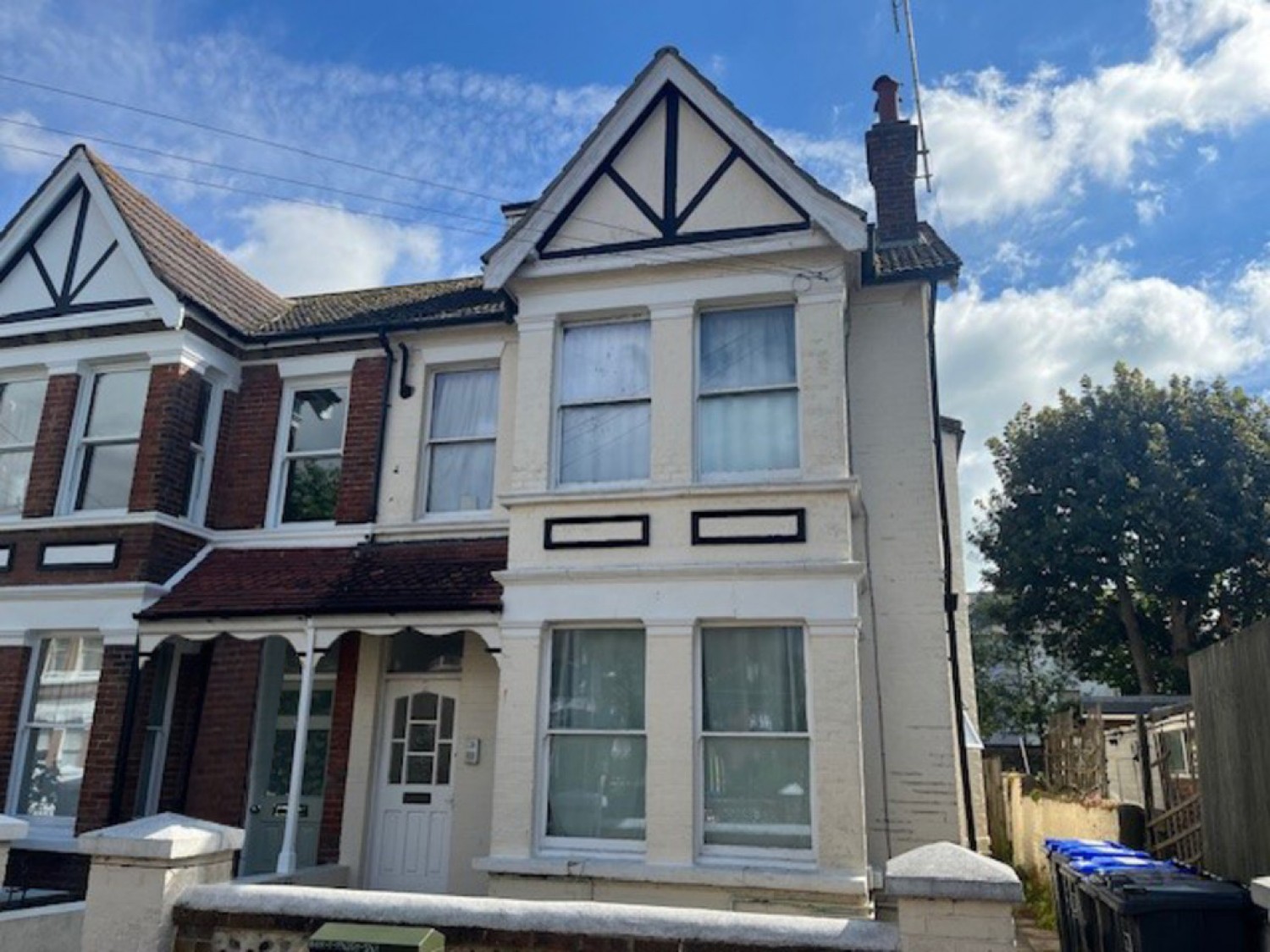 2 bedroom Flat in Wyke Avenue, Worthing