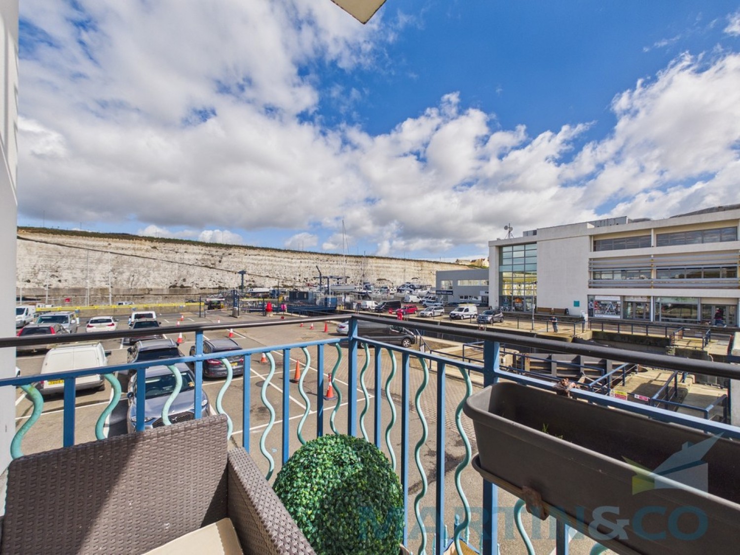 2 bedroom Flat for Sale Copenhagen Court, Brighton Marina