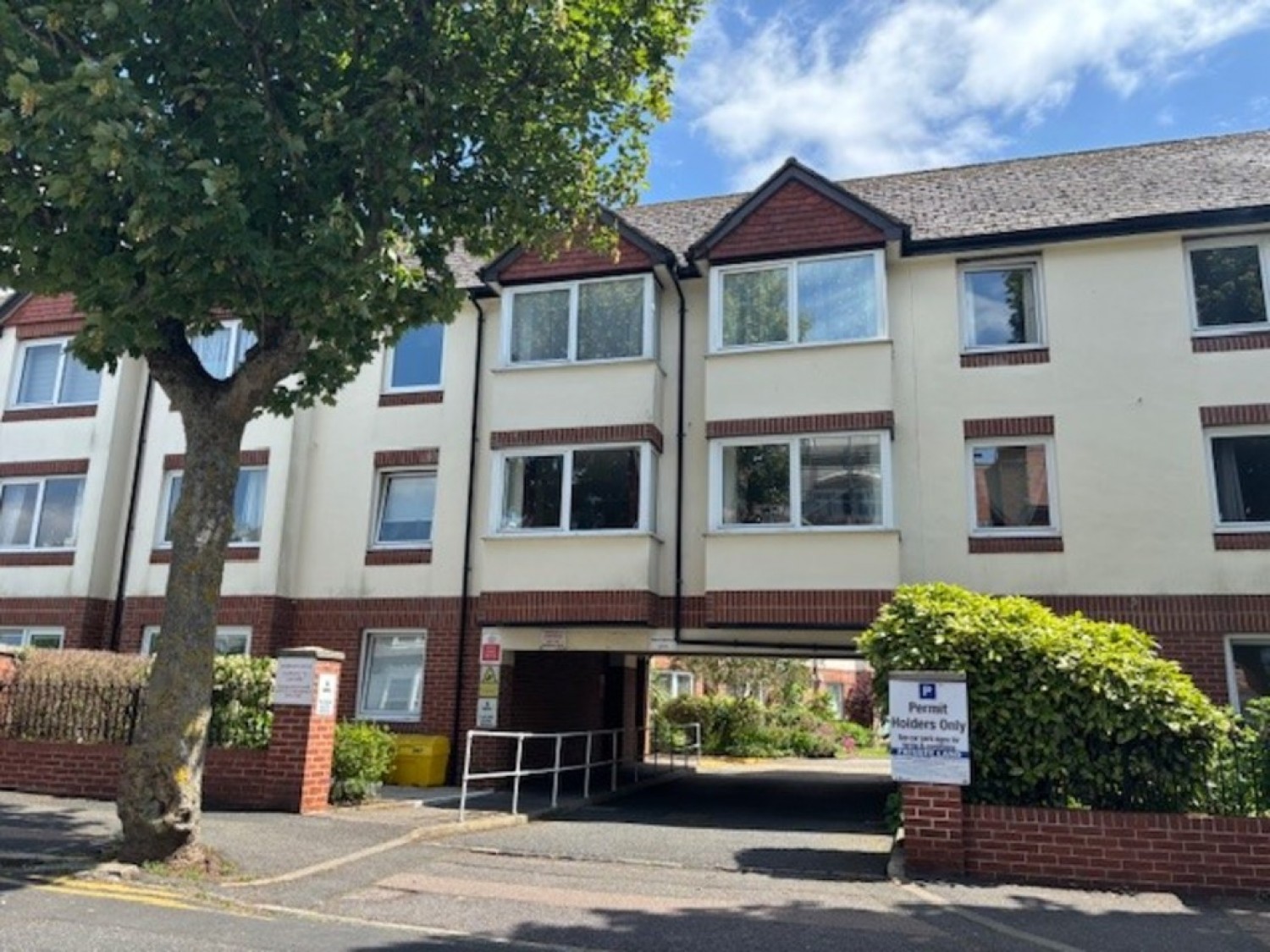 2 bedroom Flat for Sale Dyke Road, Brighton