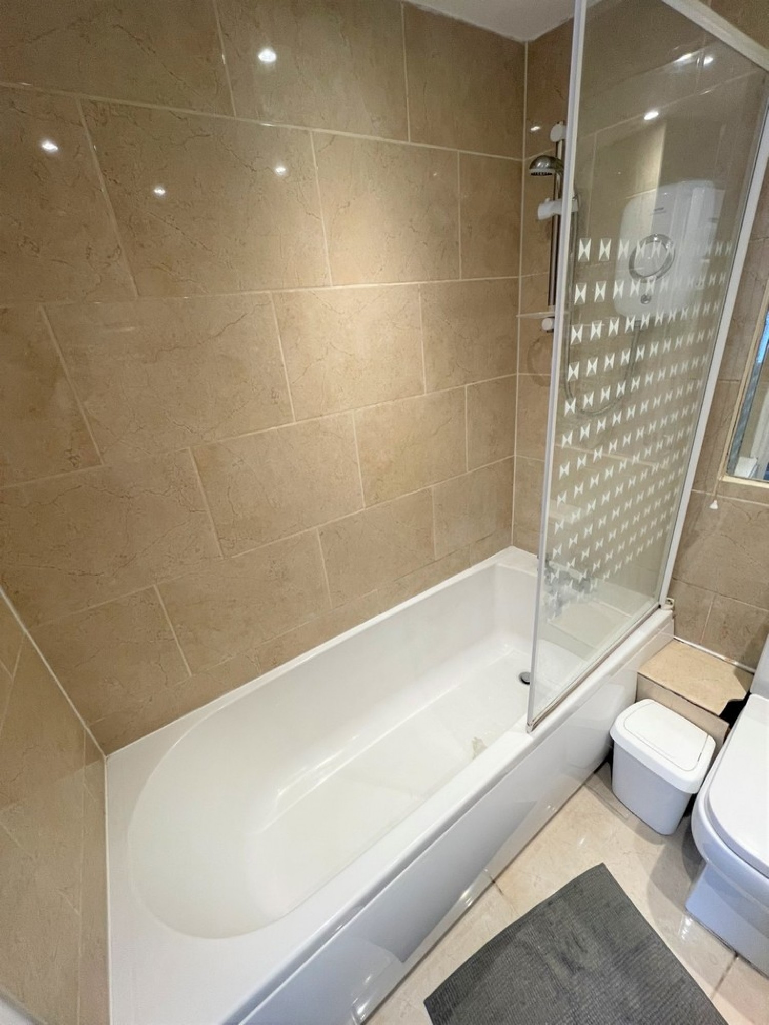 2 bedroom Flat for Letting Christchurch Road, Reading