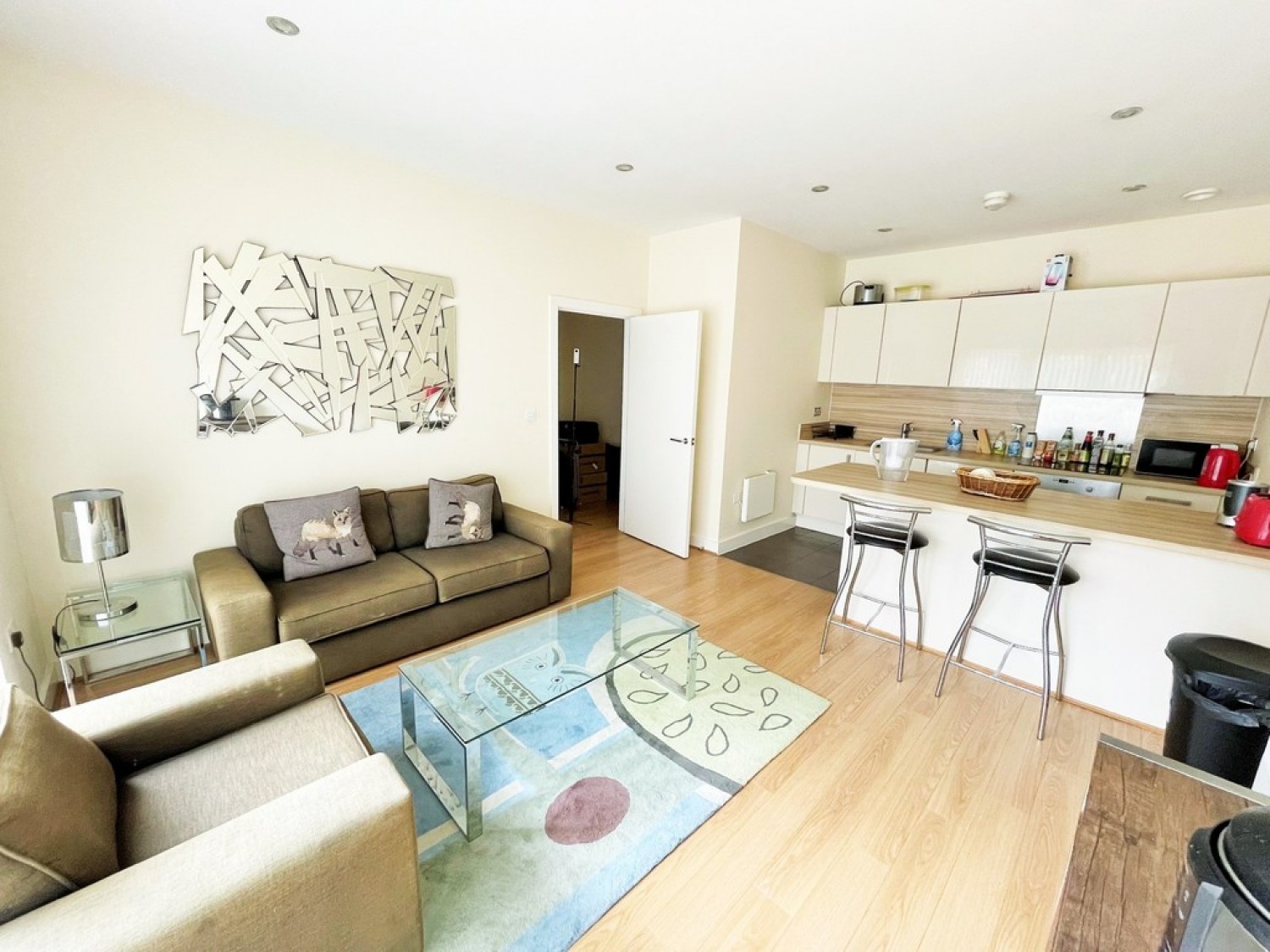 2 bedroom Flat for Letting Heron House, Kennet Island