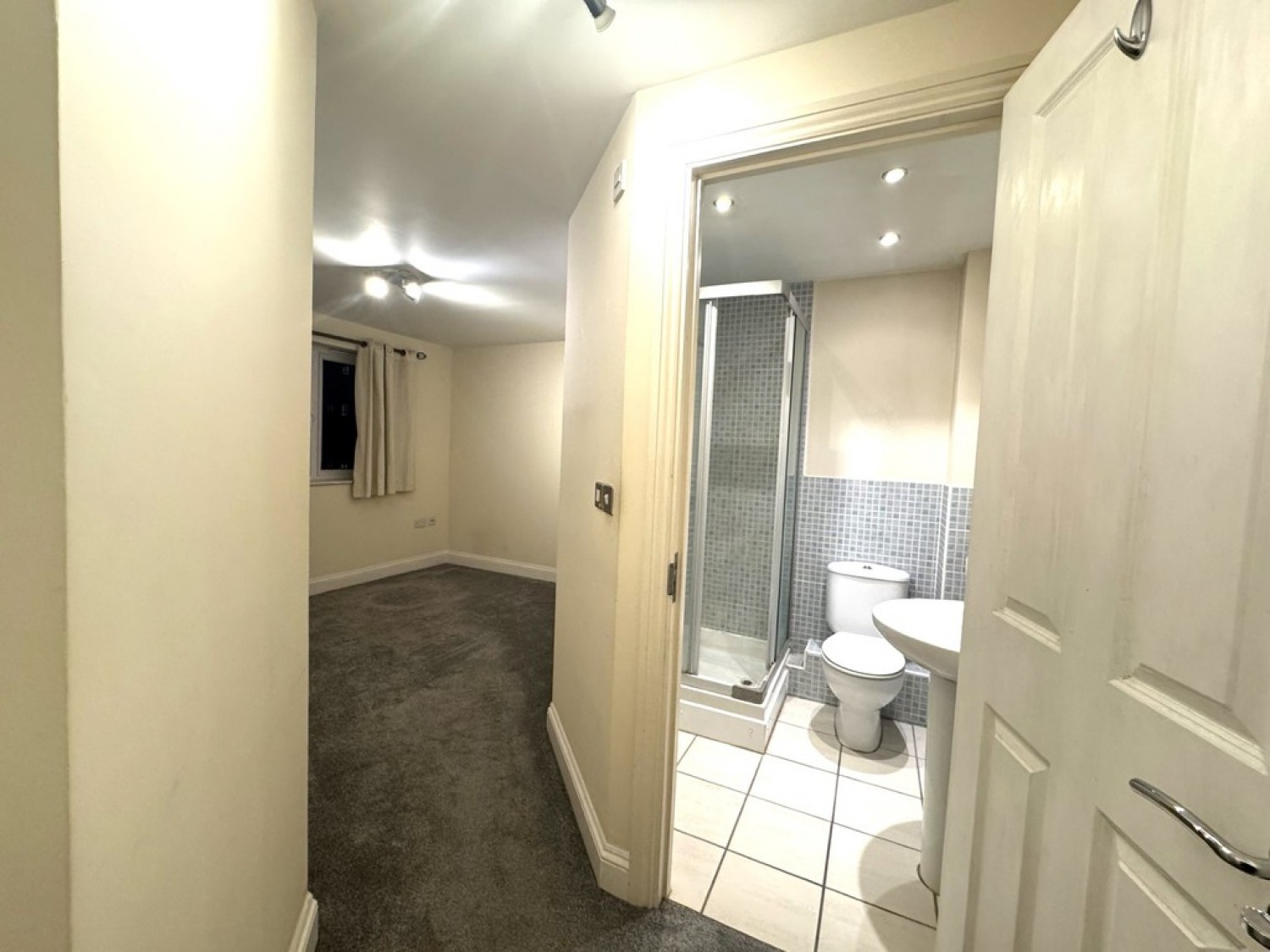 2 bedroom Flat for Letting Picture House, Cheapside, Reading