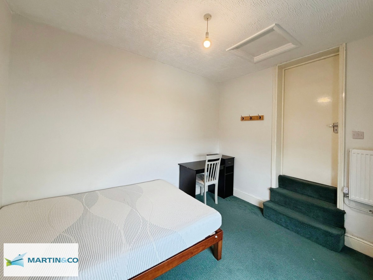 1st Floor Flat, 235 London Rd