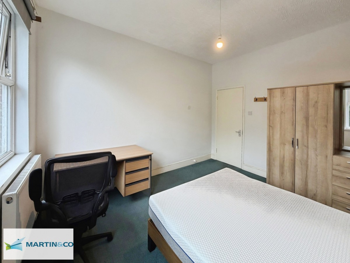 1st Floor Flat, 235 London Rd
