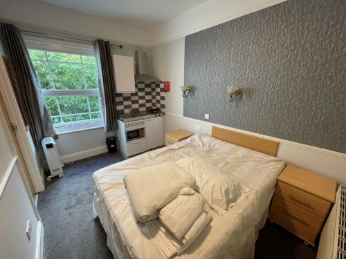 Bath Road, Reading, Berkshire