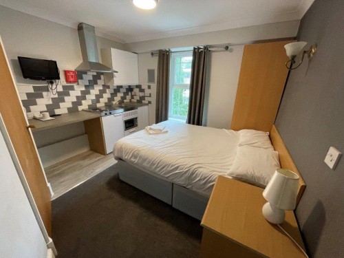 Bath Road, Reading, Berkshire