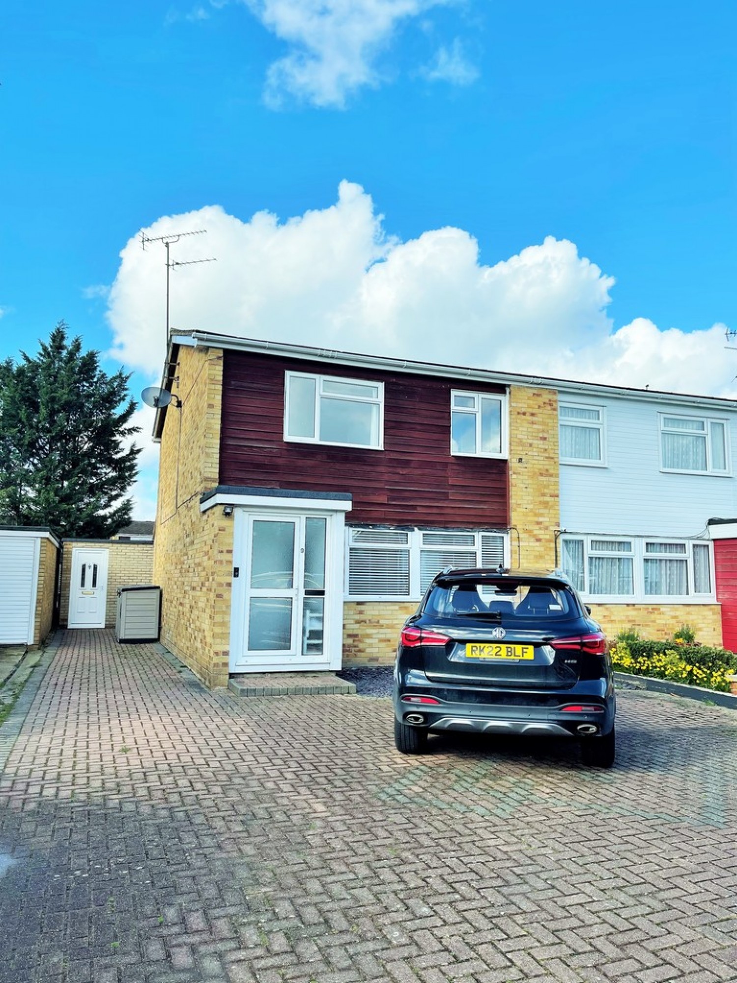 3 bedroom House for Letting Spruce Road, Woodley, Reading