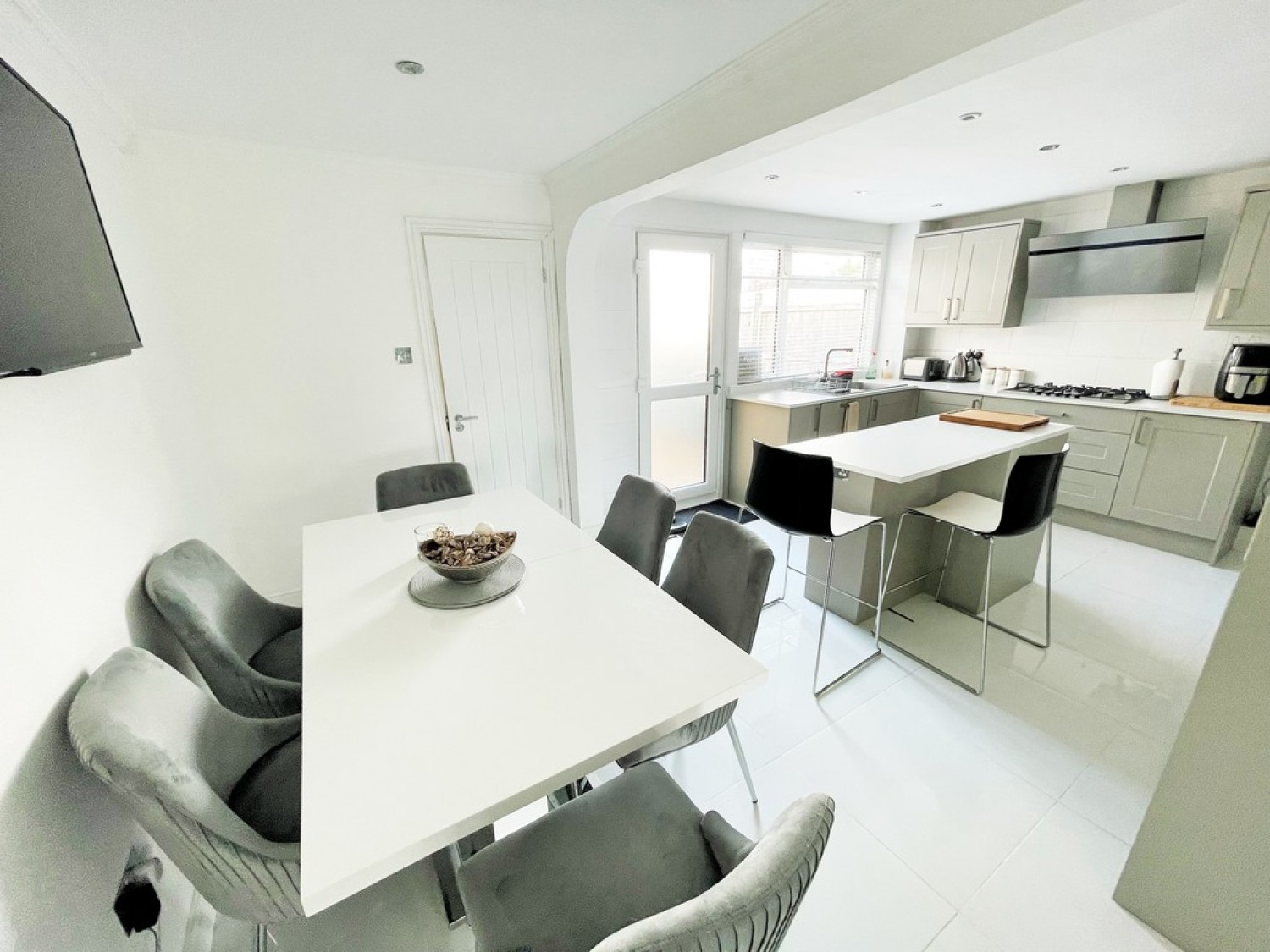 3 bedroom House for Letting Spruce Road, Woodley, Reading