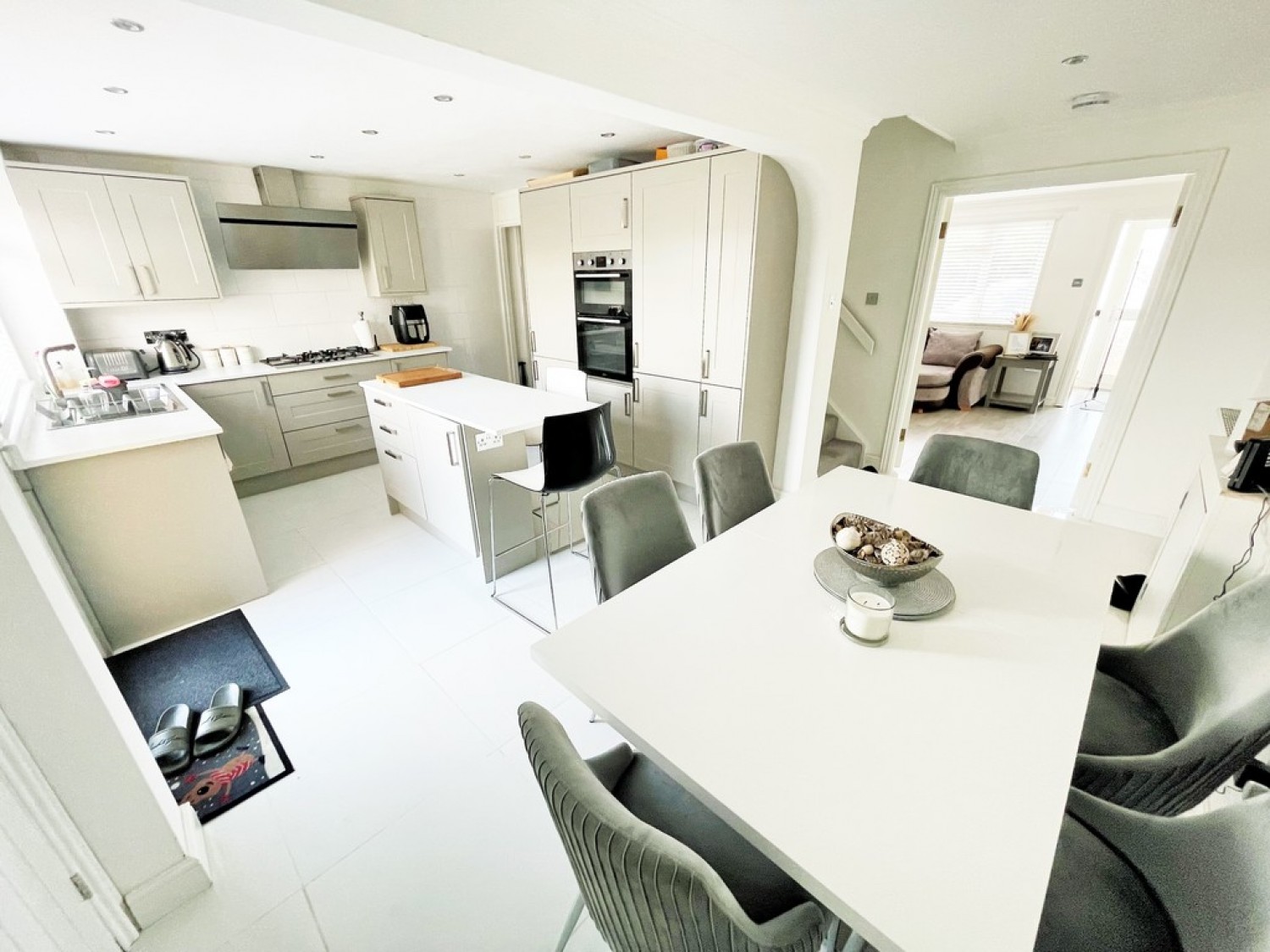 3 bedroom House for Letting Spruce Road, Woodley, Reading
