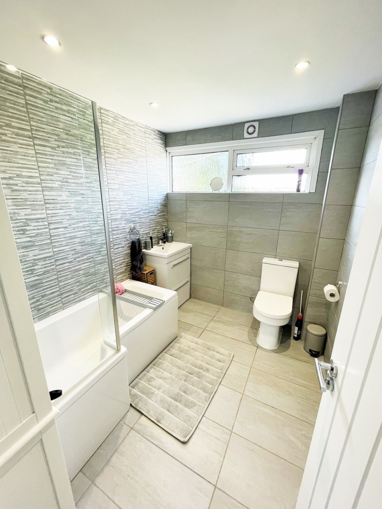 3 bedroom House for Letting Spruce Road, Woodley, Reading