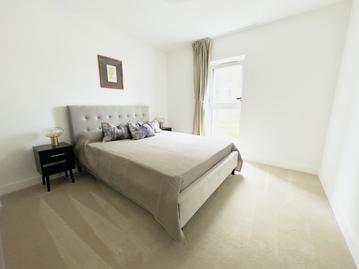 Flagstaff Road, Bankside Gardens, Reading