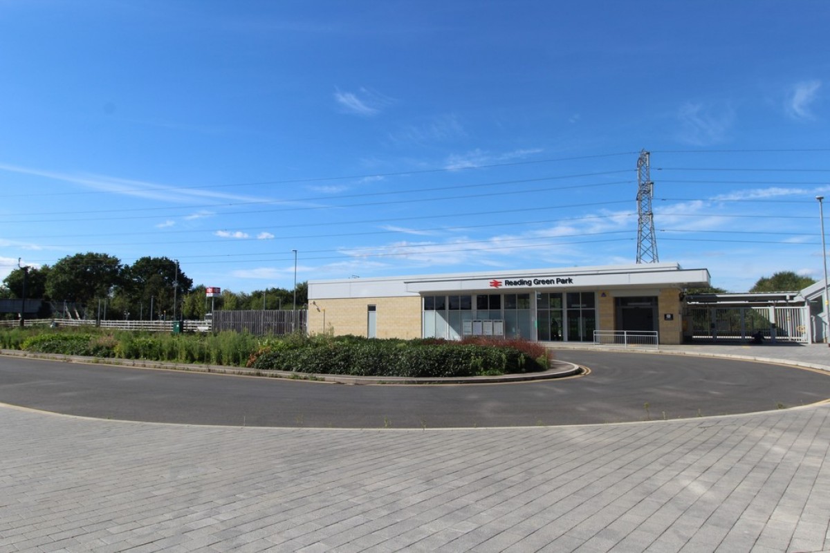 Flagstaff Road, Bankside Gardens, Reading