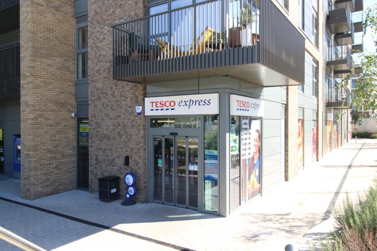 Flagstaff Road, Bankside Gardens, Reading