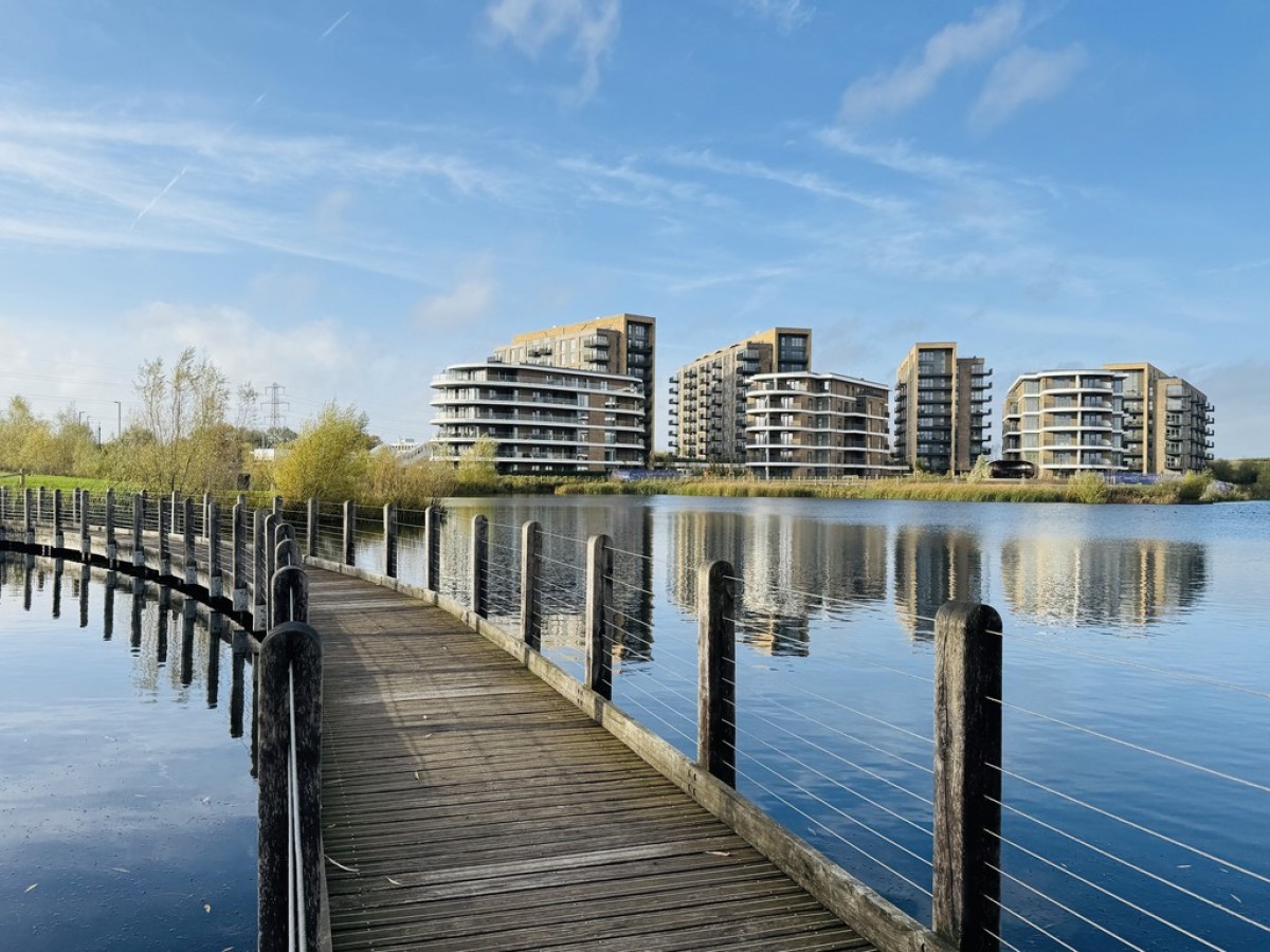 Flagstaff Road, Bankside Gardens, Reading