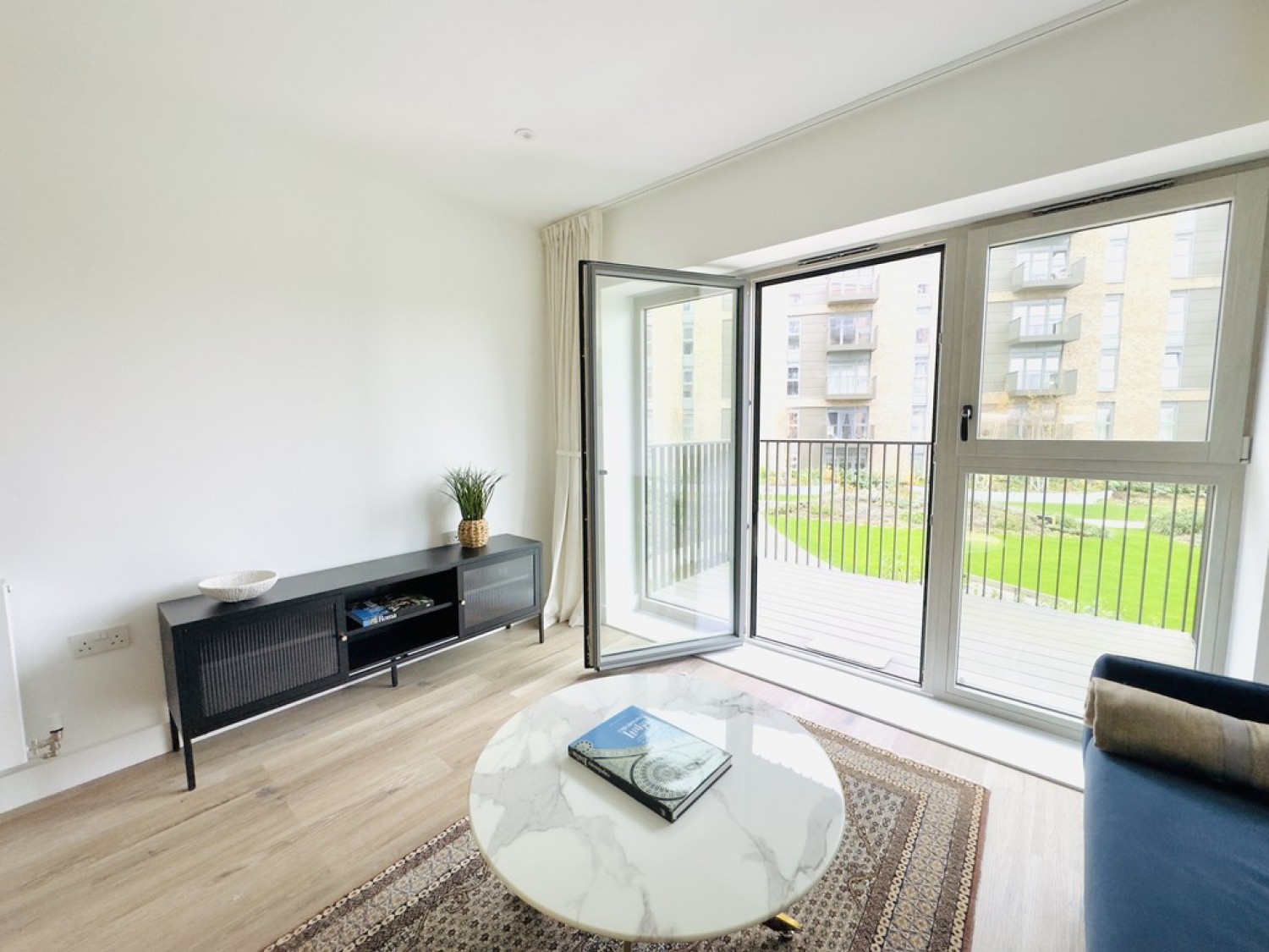 1 bedroom Flat in Flagstaff Road, Bankside Gardens, Reading