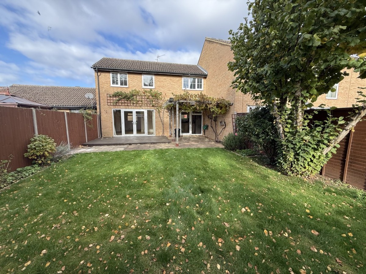 Fleetham Gardens, Lower Earley, Reading