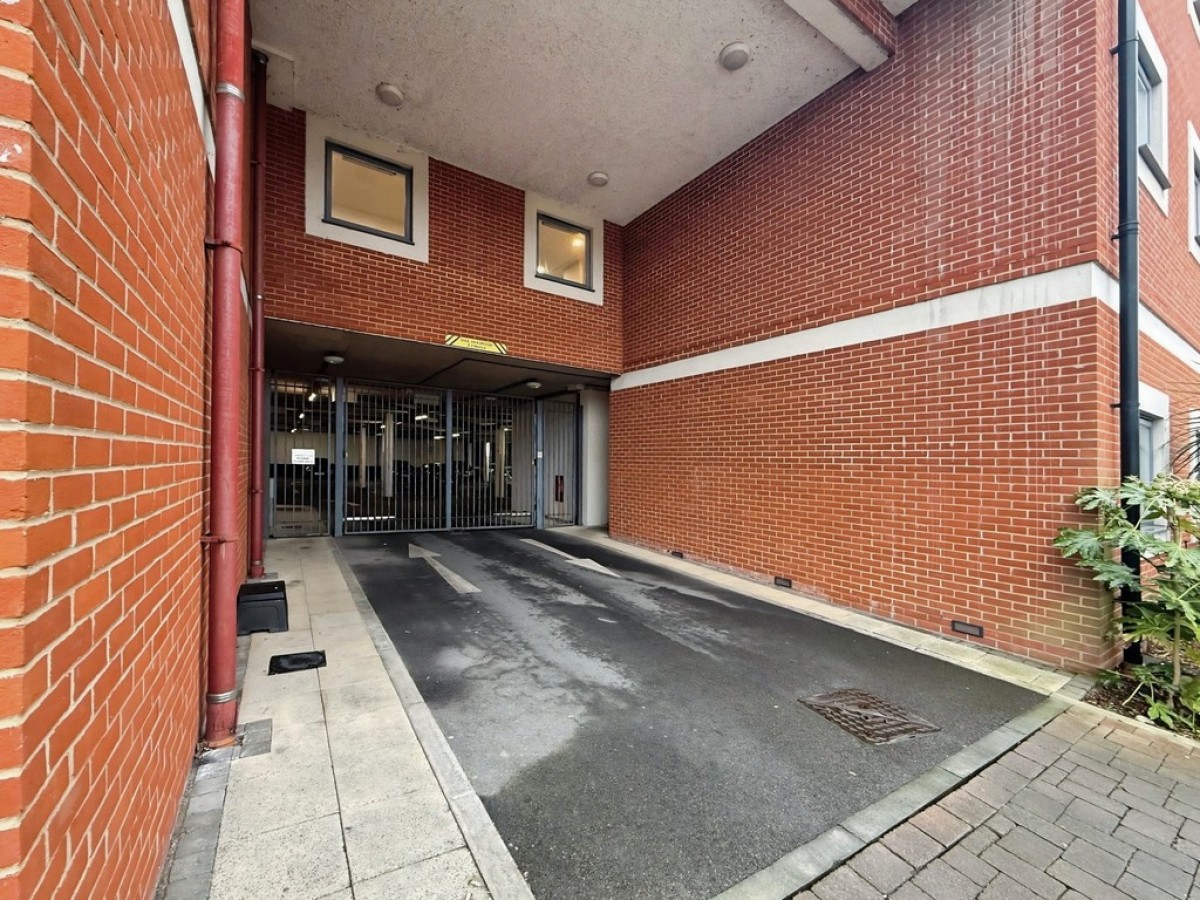 Heron House, Kennet Island