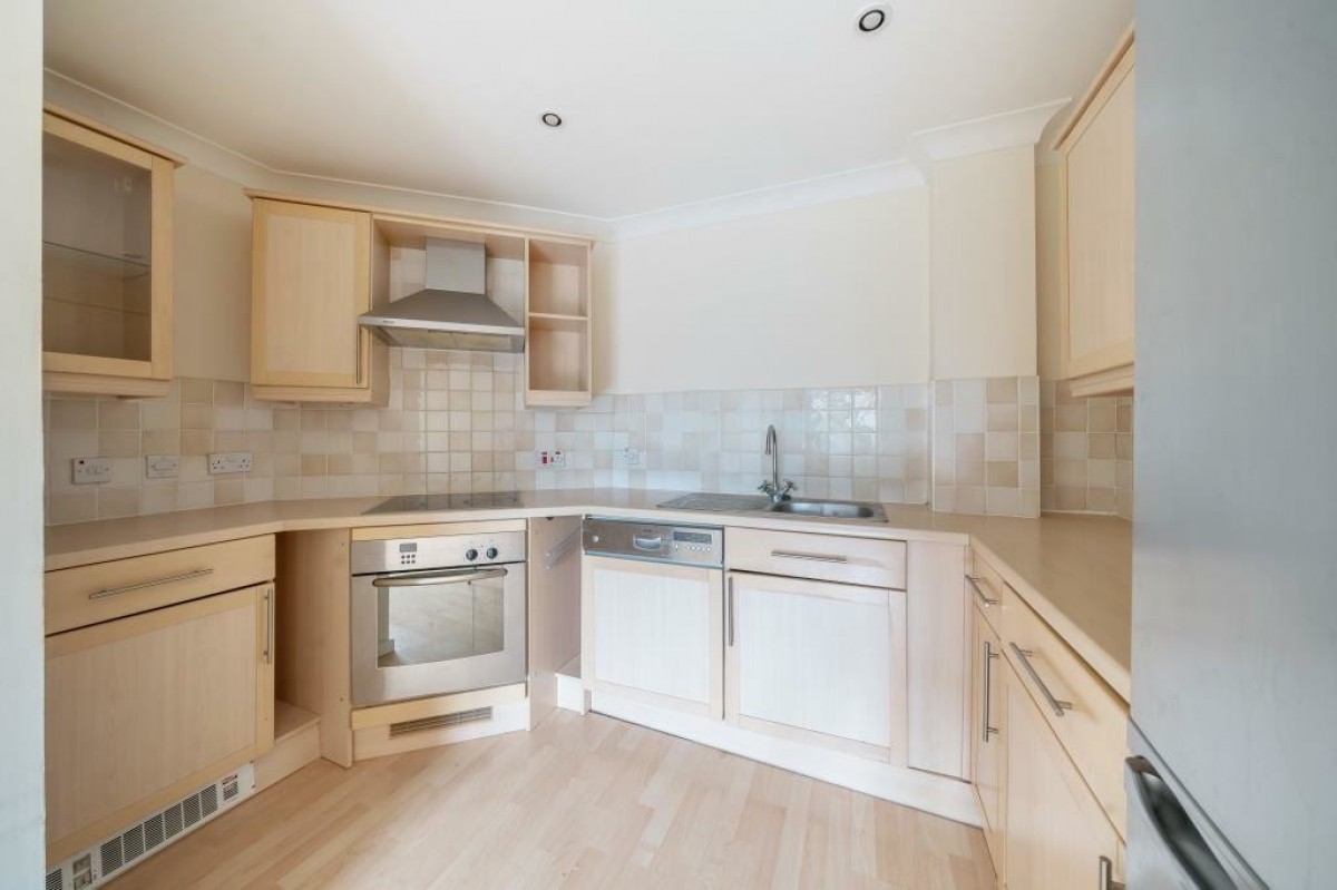 Quadrant Court, Reading