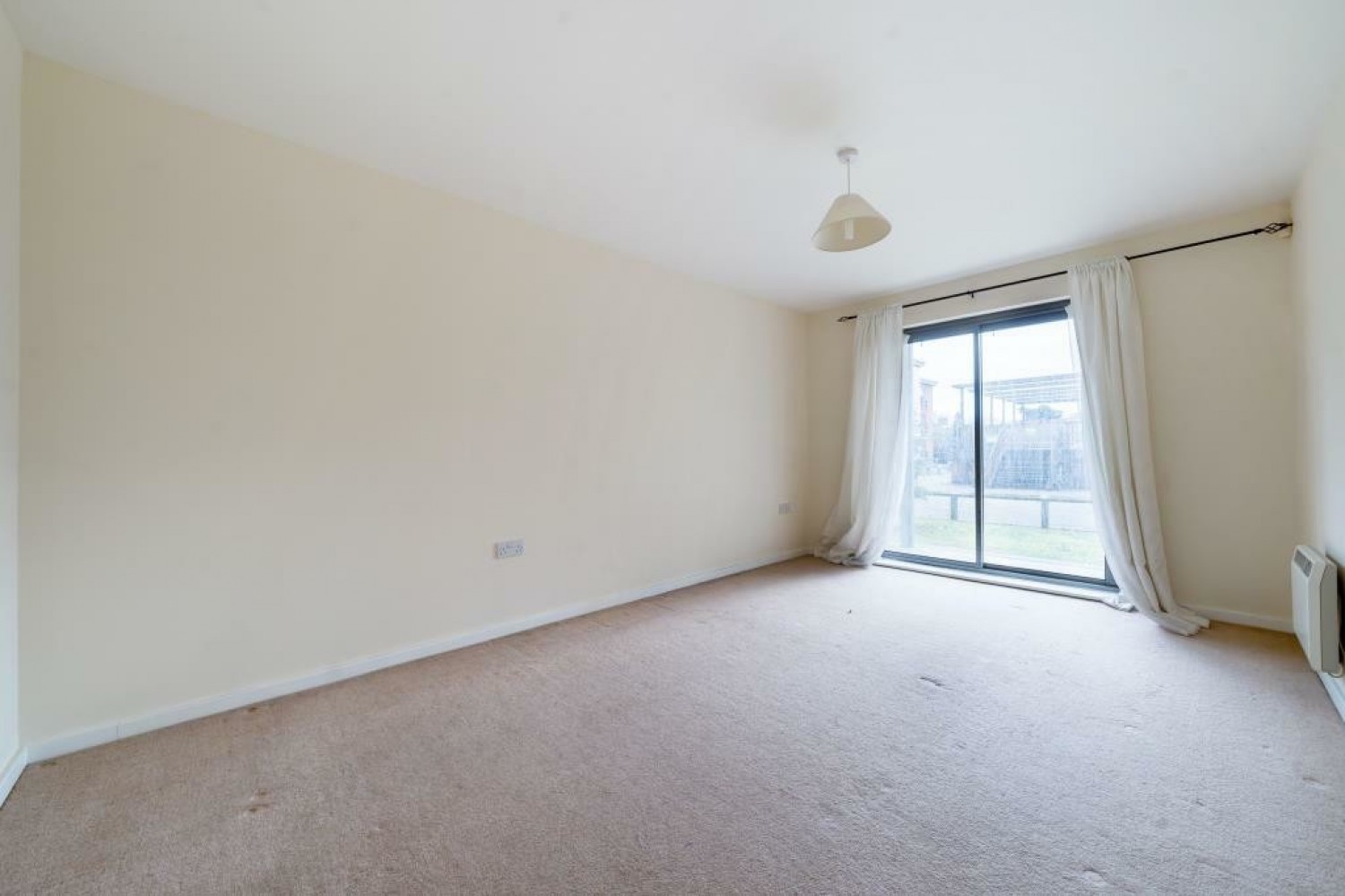 2 bedroom Flat in Quadrant Court, Reading