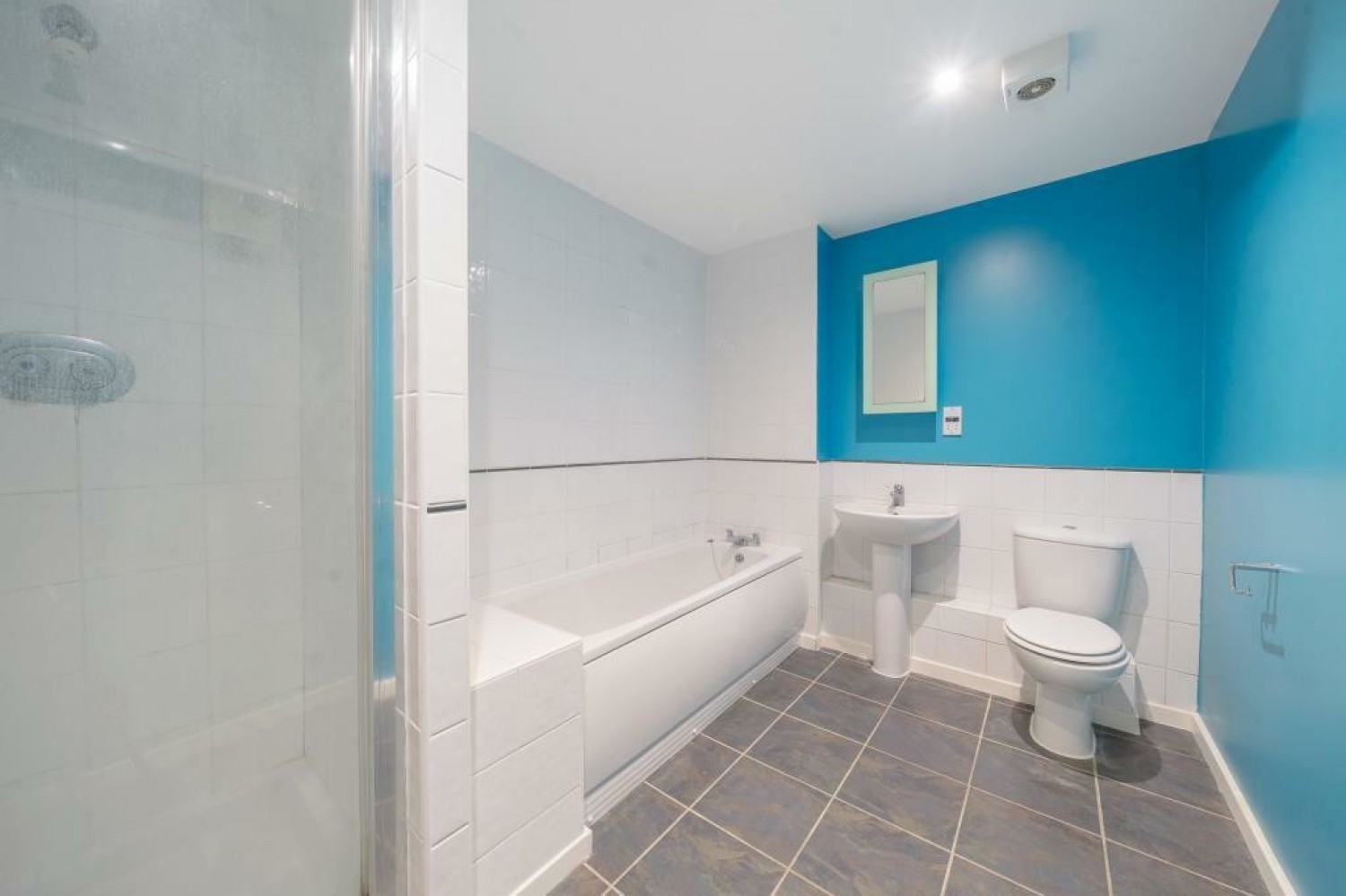 2 bedroom Flat in Quadrant Court, Reading