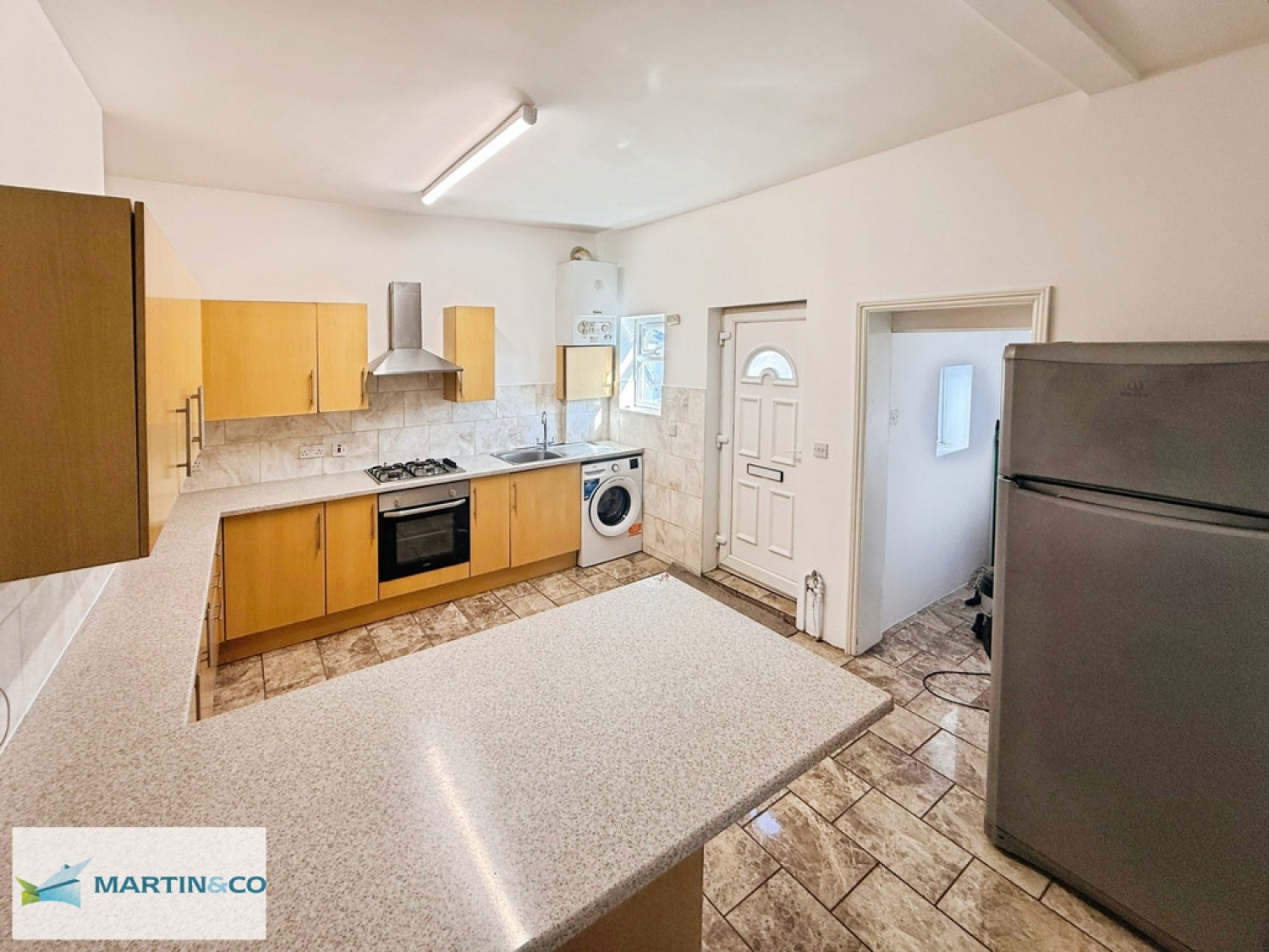 2 bedroom Flat for Letting Crown Colonade, Reading