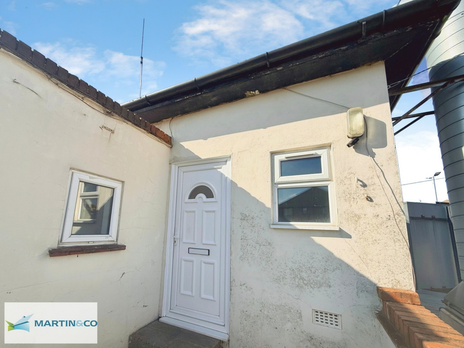 2 bedroom Flat for Letting Crown Colonade, Reading