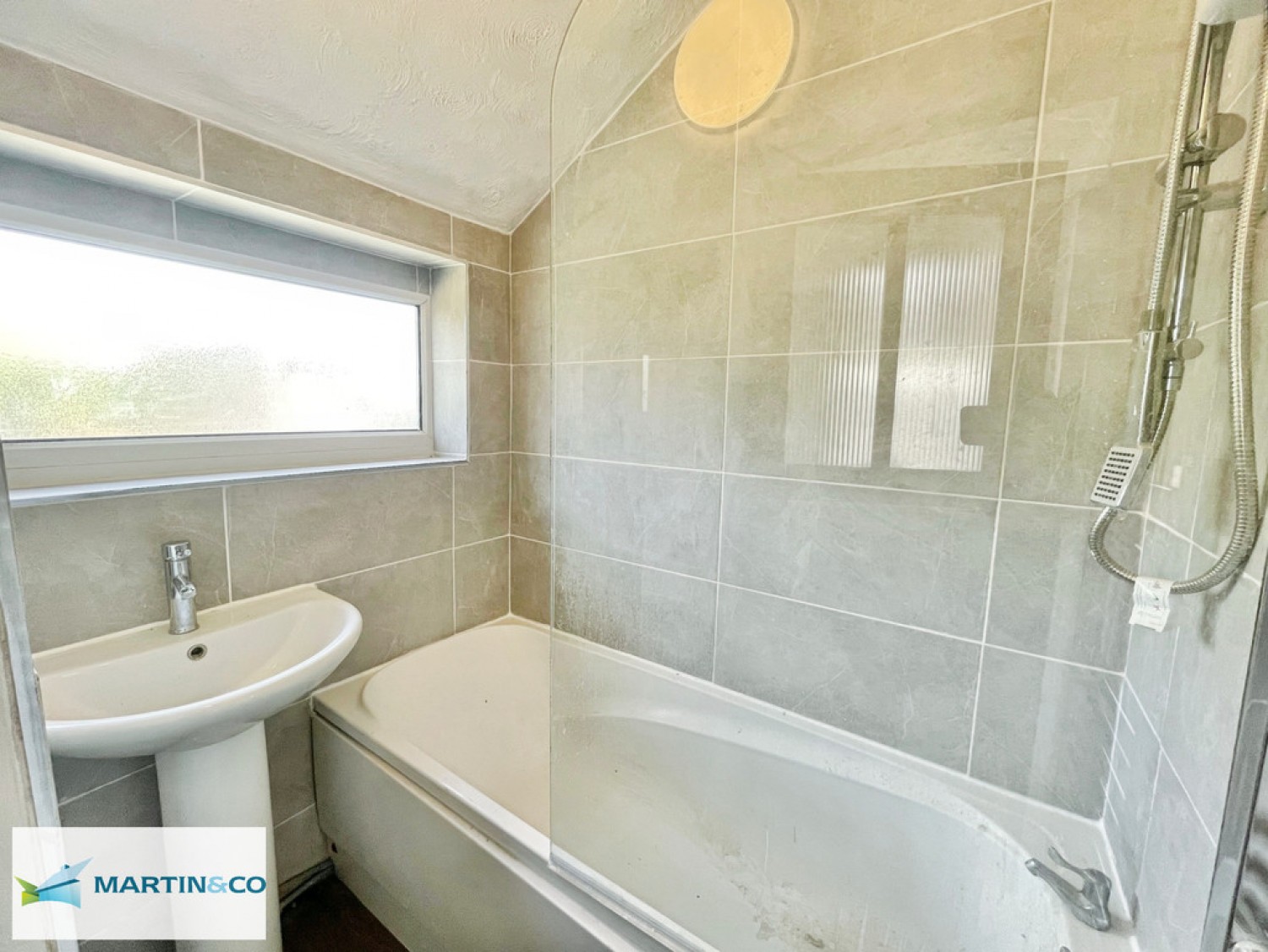 2 bedroom House for Sale Highgrove St, Reading
