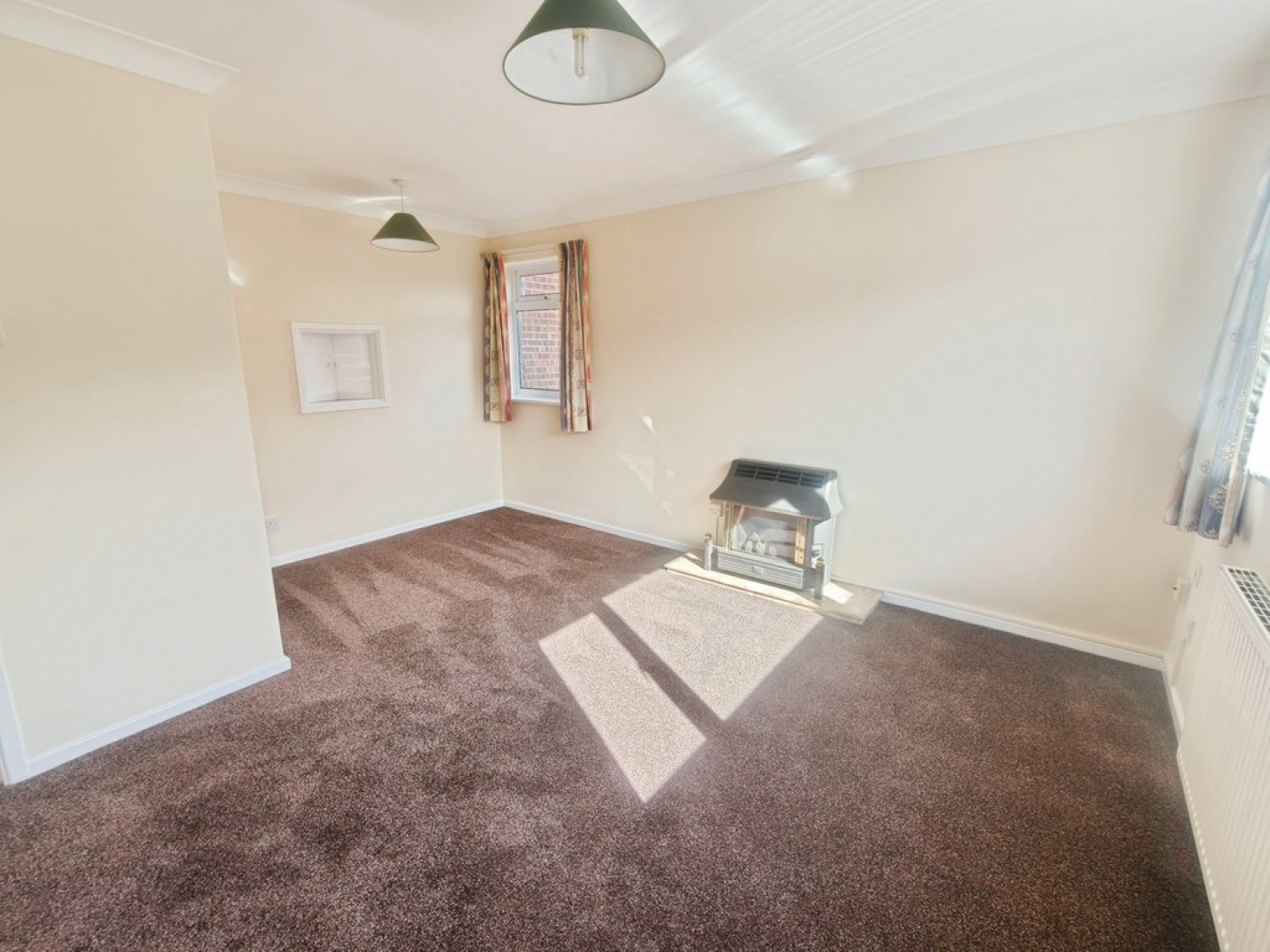 2 bedroom Flat for Letting Athelstan House, The Hill Avenue