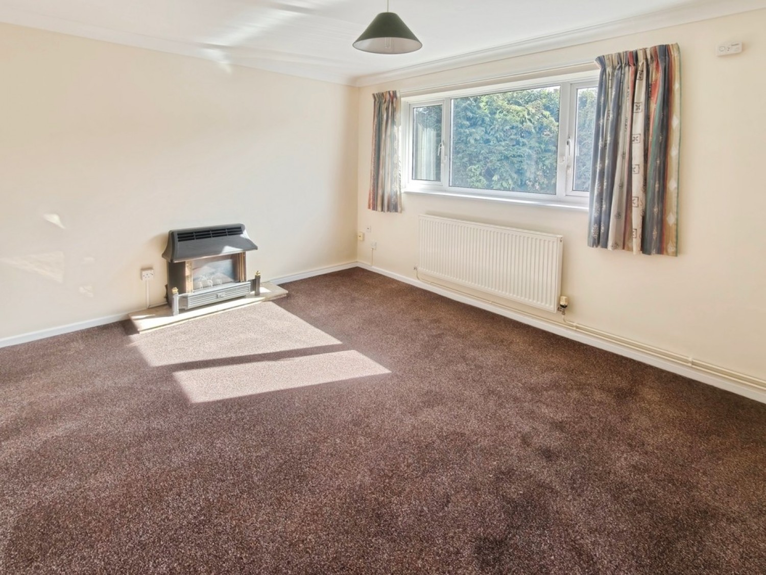 2 bedroom Flat for Letting Athelstan House, The Hill Avenue