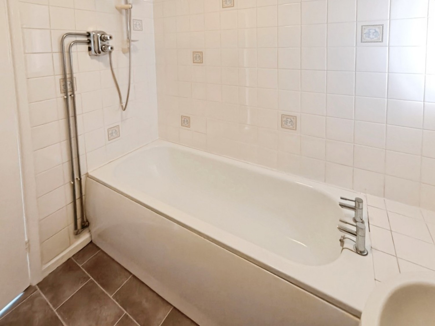 2 bedroom Flat for Letting Athelstan House, The Hill Avenue