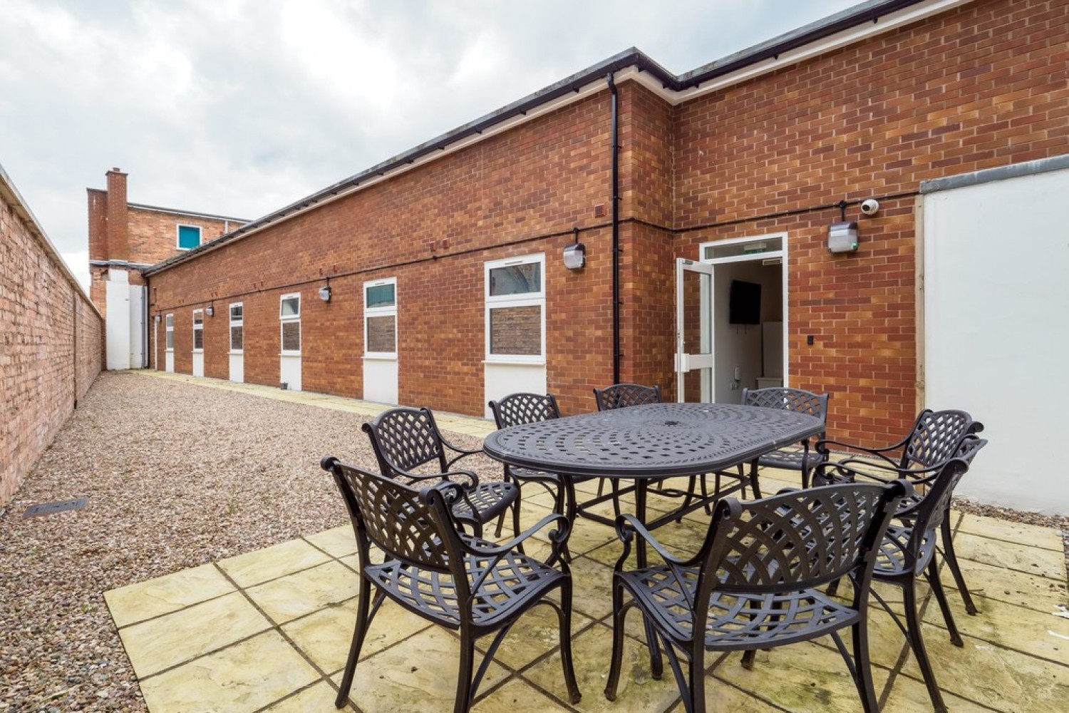 1 bedroom Flat in White Lodge Studios, City Centre