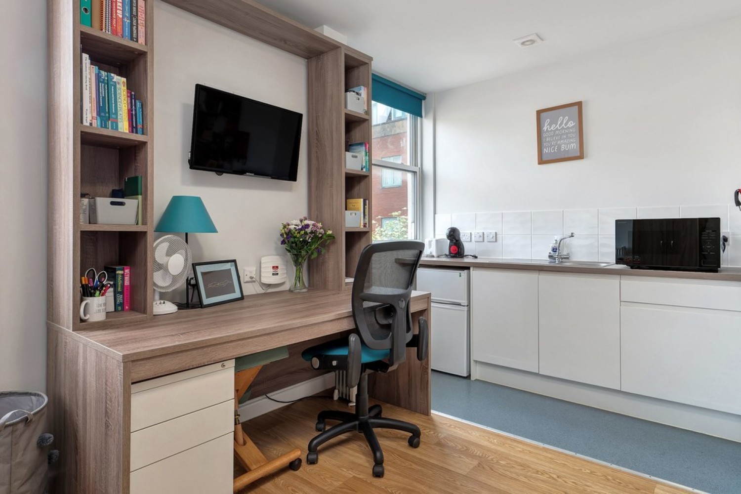 1 bedroom Flat in White Lodge Studios, City Centre