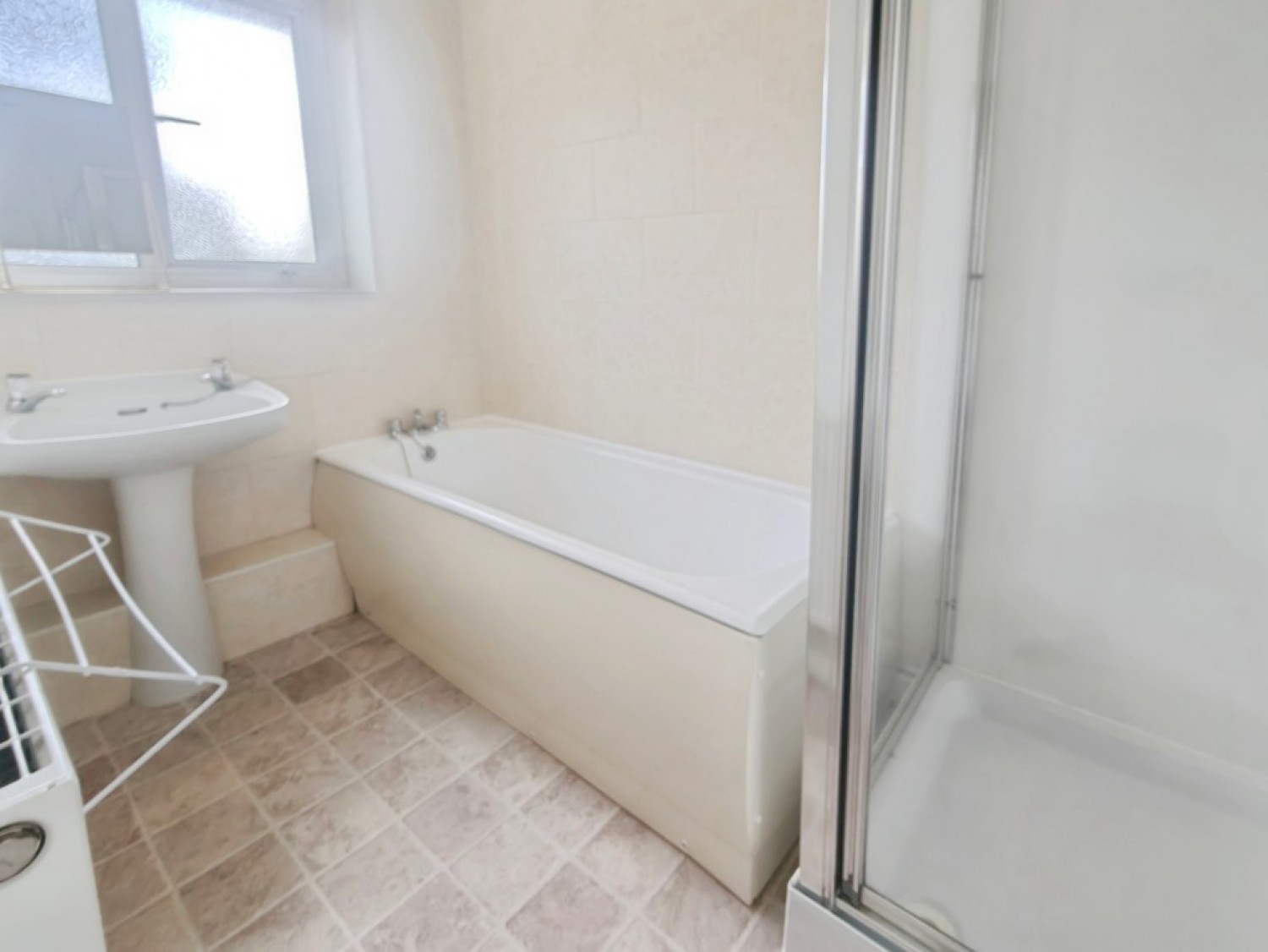 3 bedroom House for Letting Hardwicke Close, St Johns