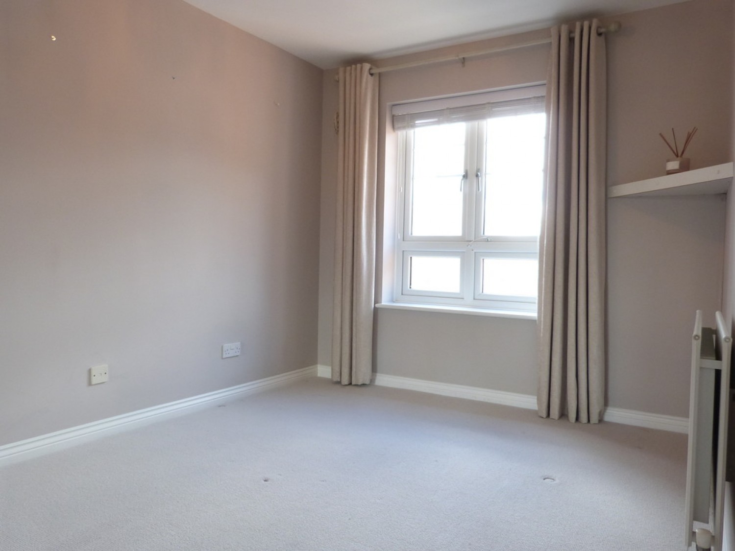 2 bedroom Flat for Letting Kennet Green