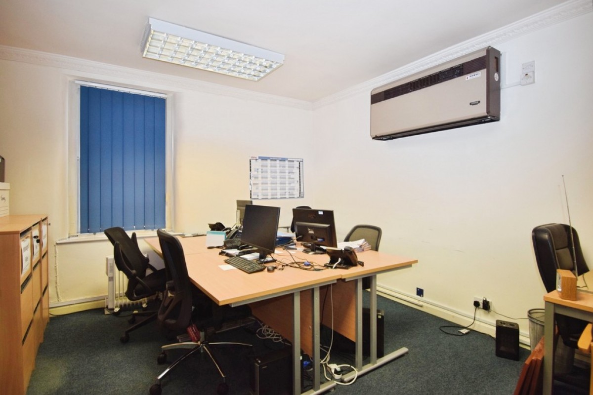 45 Foregate Street, Worcester, WR1 1EE