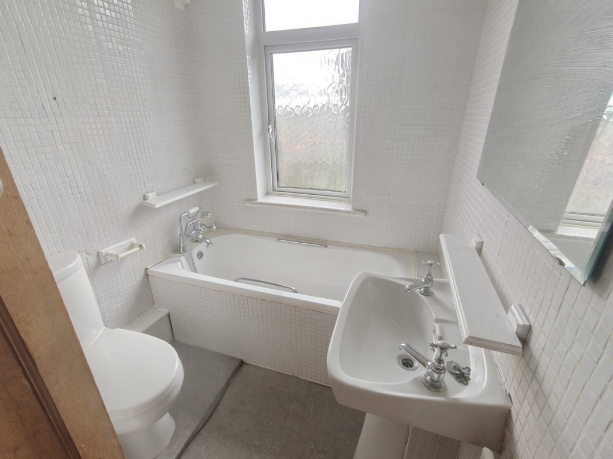 The Meadway, Headless Cross