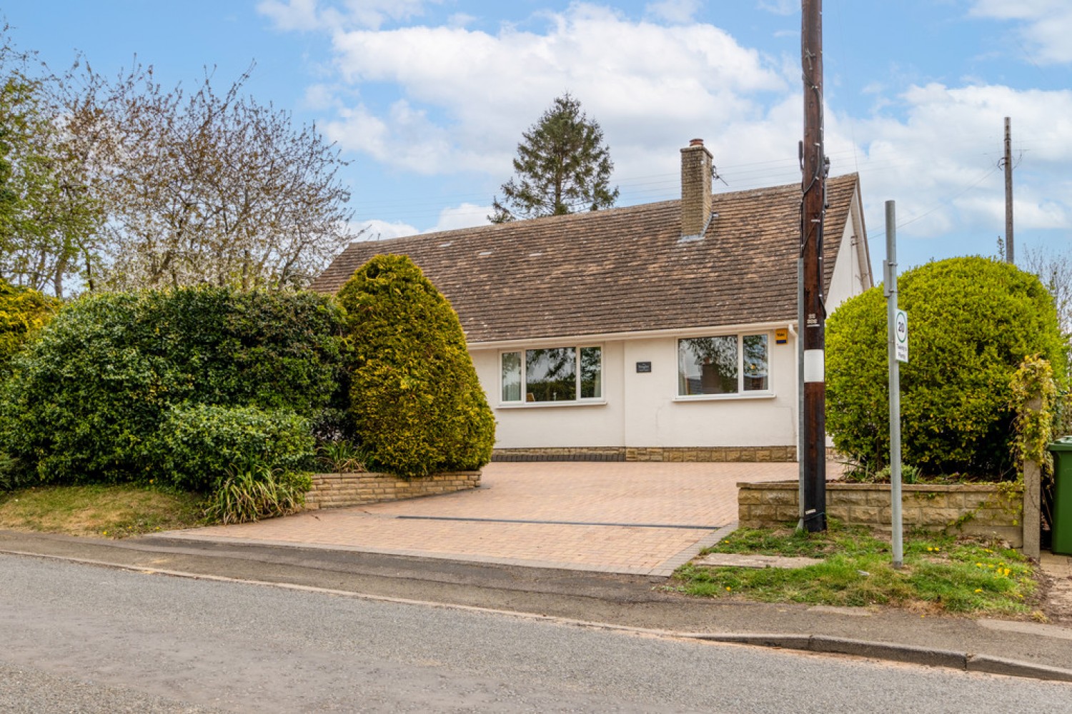 Main Street, Aldington